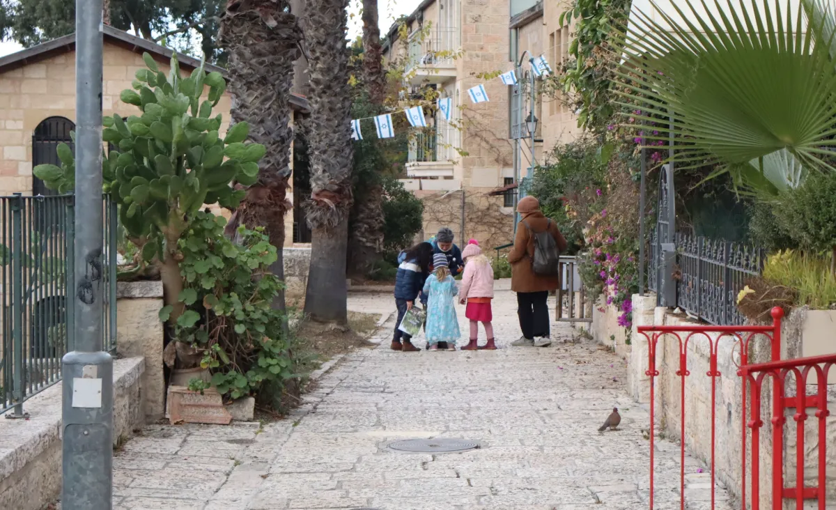 סיור משחק על זמני בשכונת ימין משה בירושלים